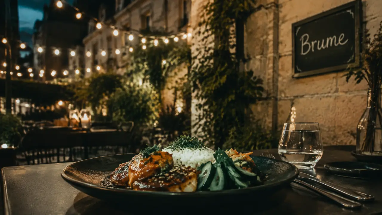 Brume restaurant lyon : terrasse urbaine derrière la Bourse, cuisine asiatique